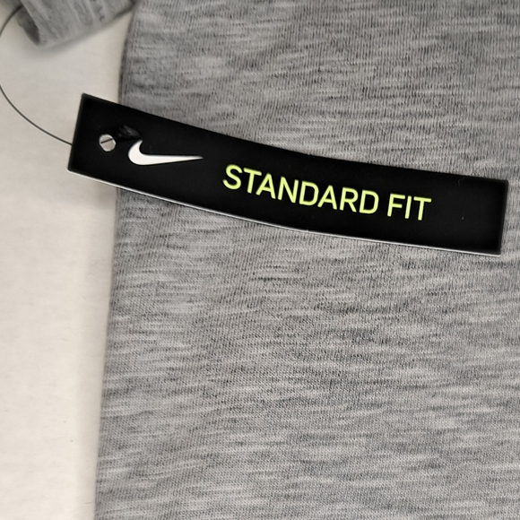 🎀Nike Dri-FIT T-Shirt - Picture 3 of 7